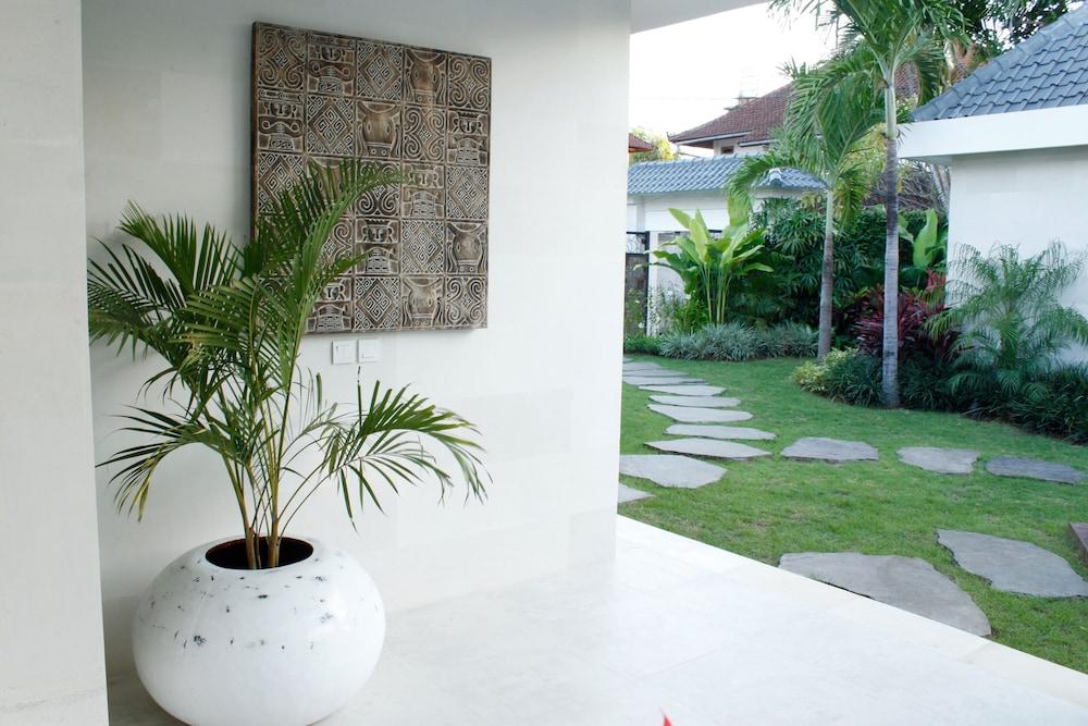Seminyak White Design Villa Luaran gambar